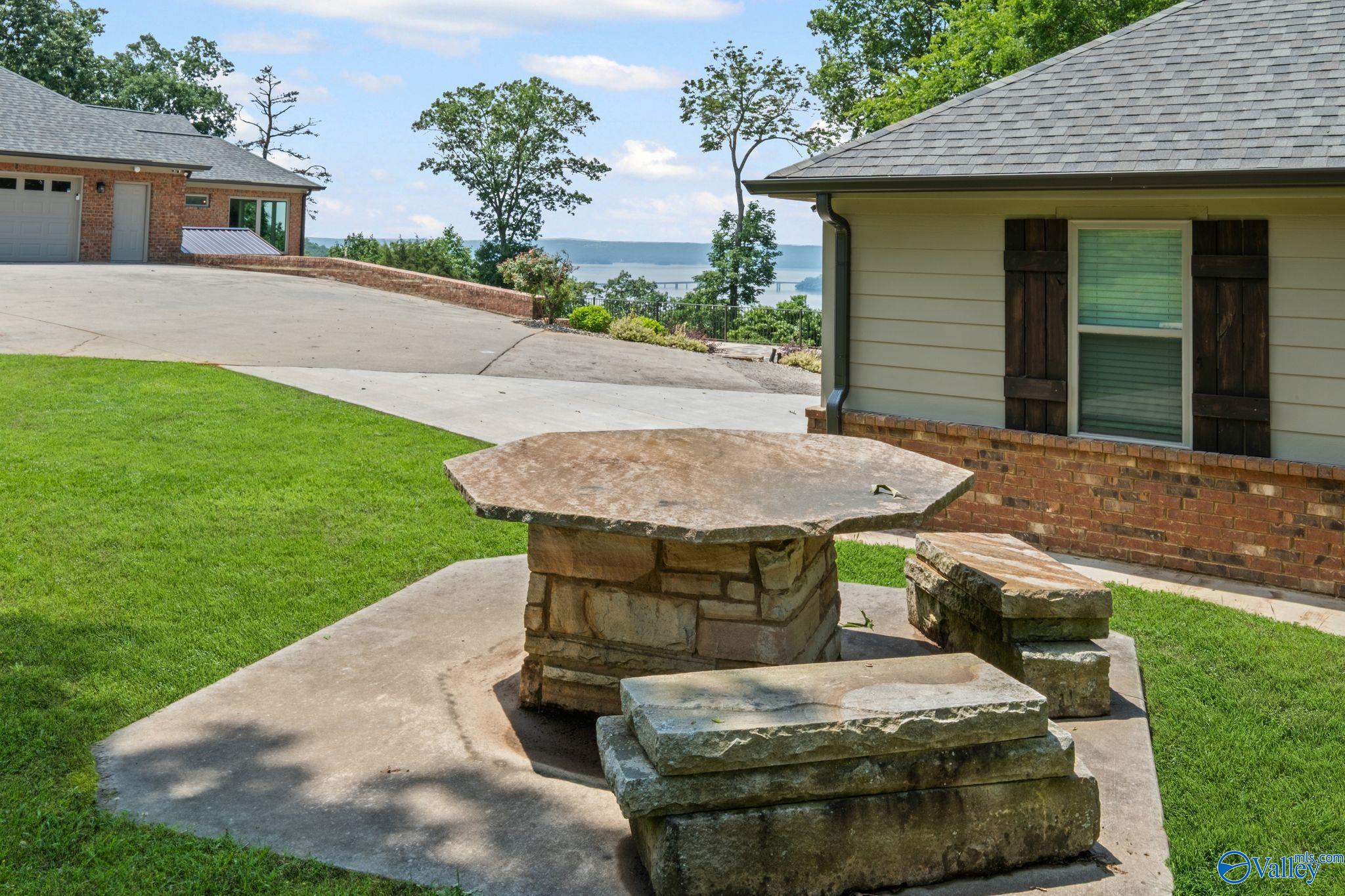 139 Summit Point, Guntersville, Alabama image 3