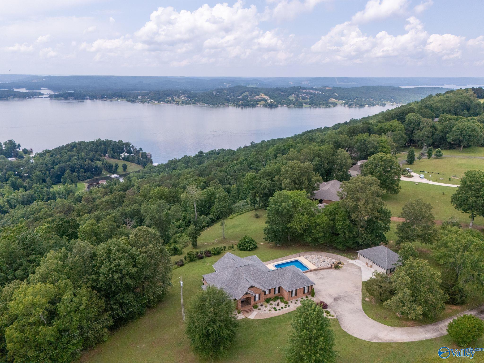 139 Summit Point, Guntersville, Alabama image 2