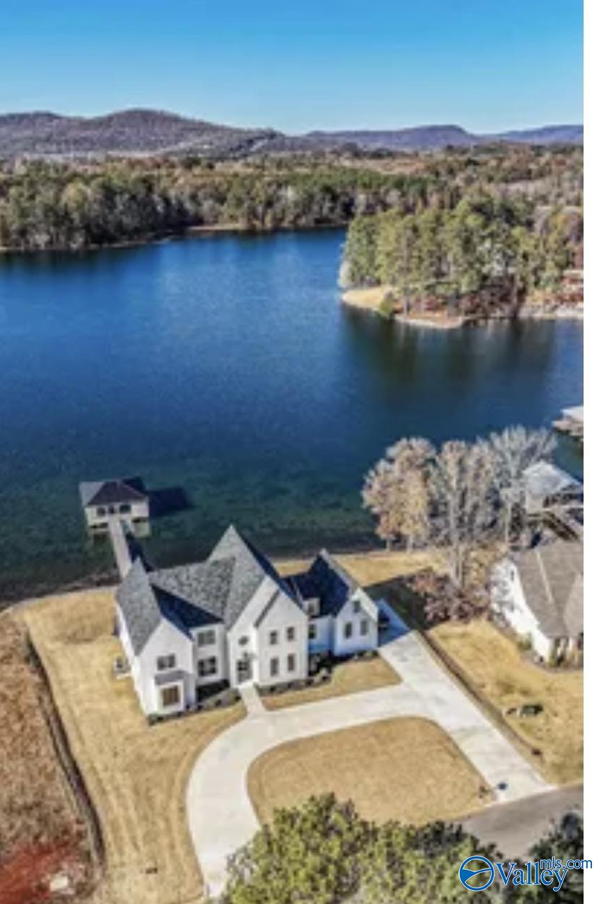 805 Goose Pond Island Drive