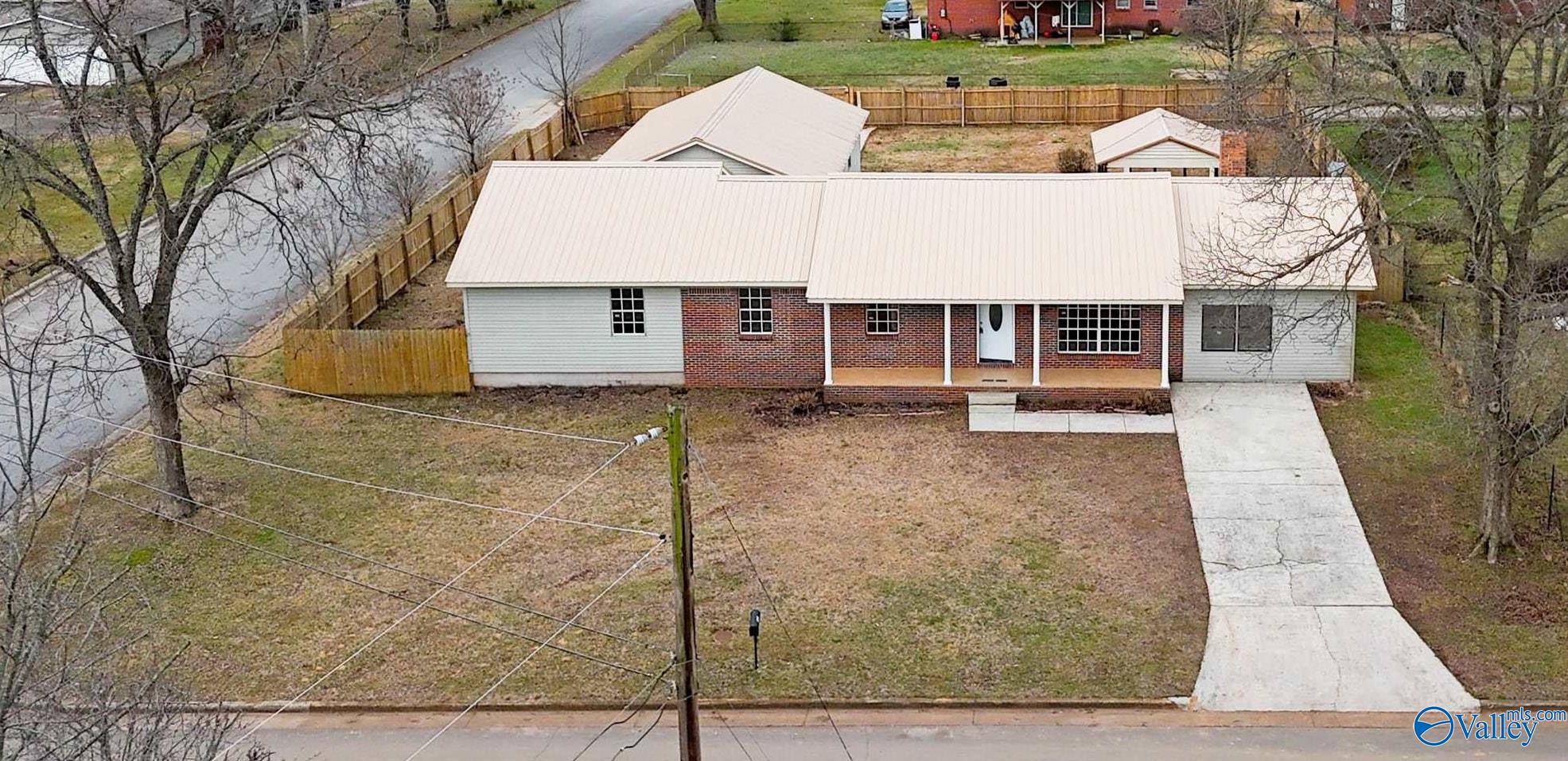 125 Bluebird Lane, Decatur, Alabama image 1