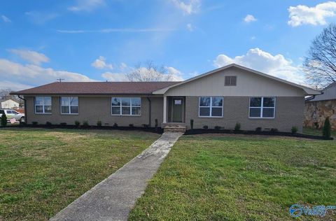 Homes For Sale - 1701 Betty Street<br/> Morgan County, Decatur, AL 35601