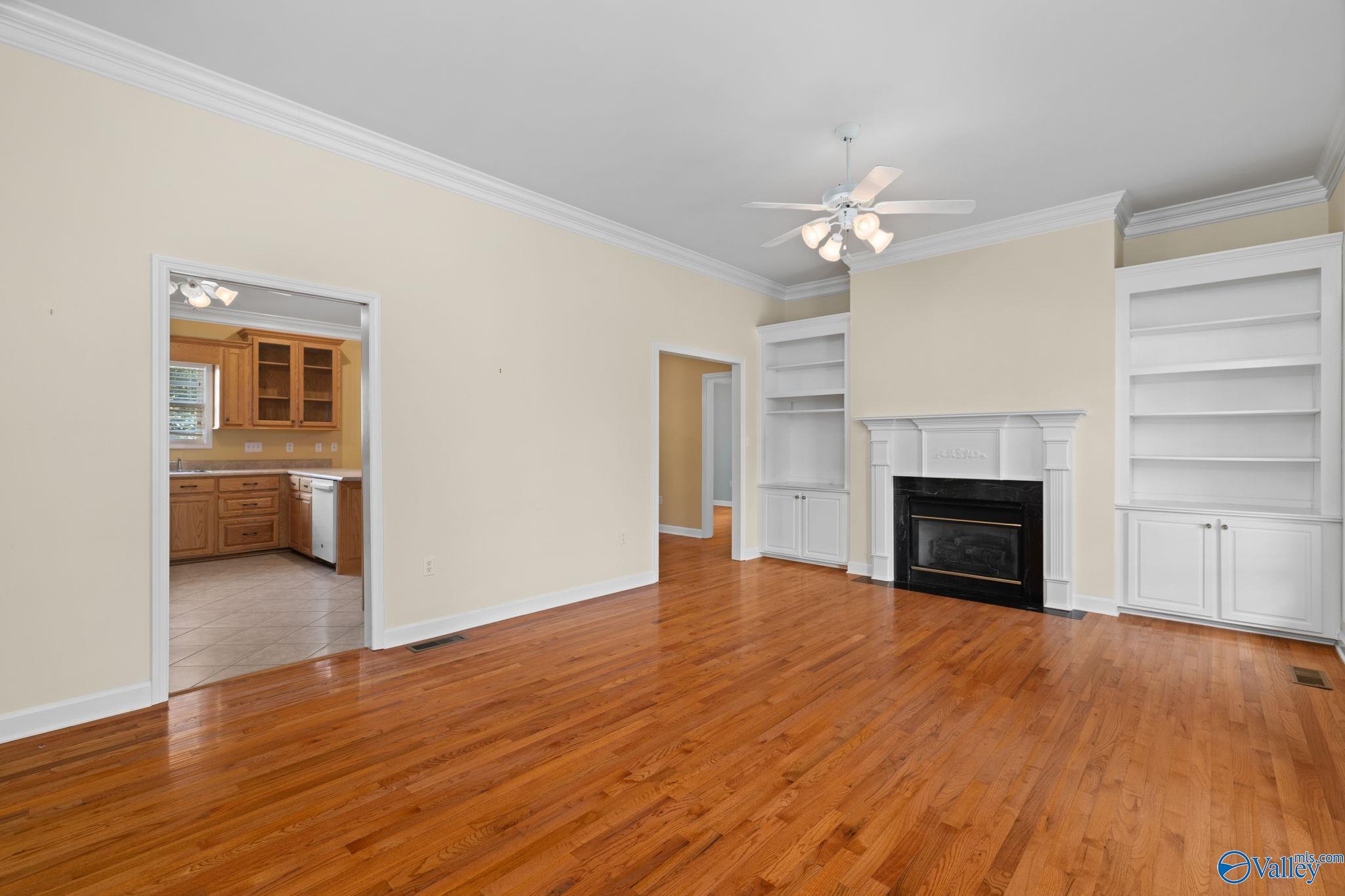 810 E 7th Street