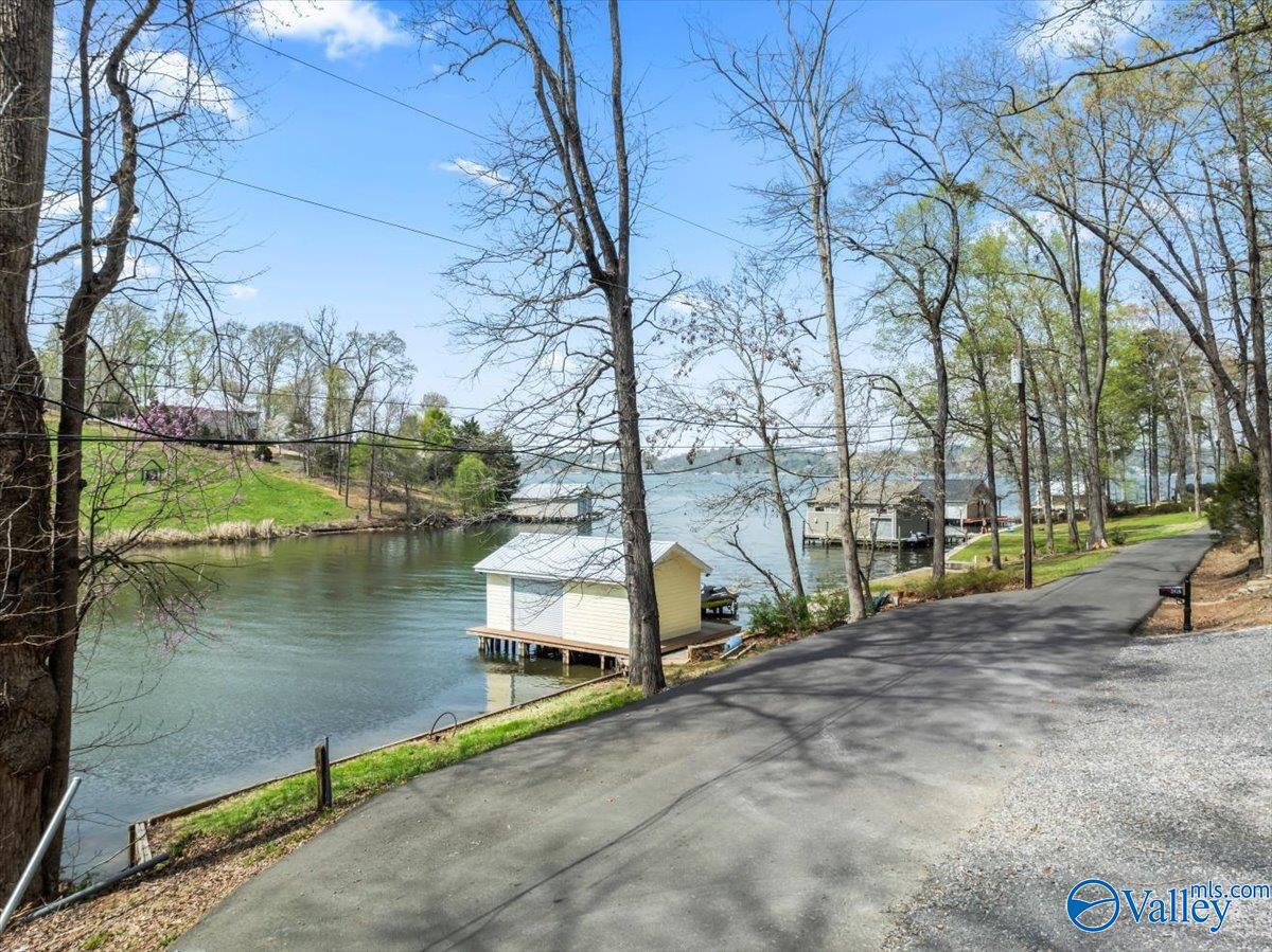 2916 Signal Point Road, Guntersville, Alabama image 19
