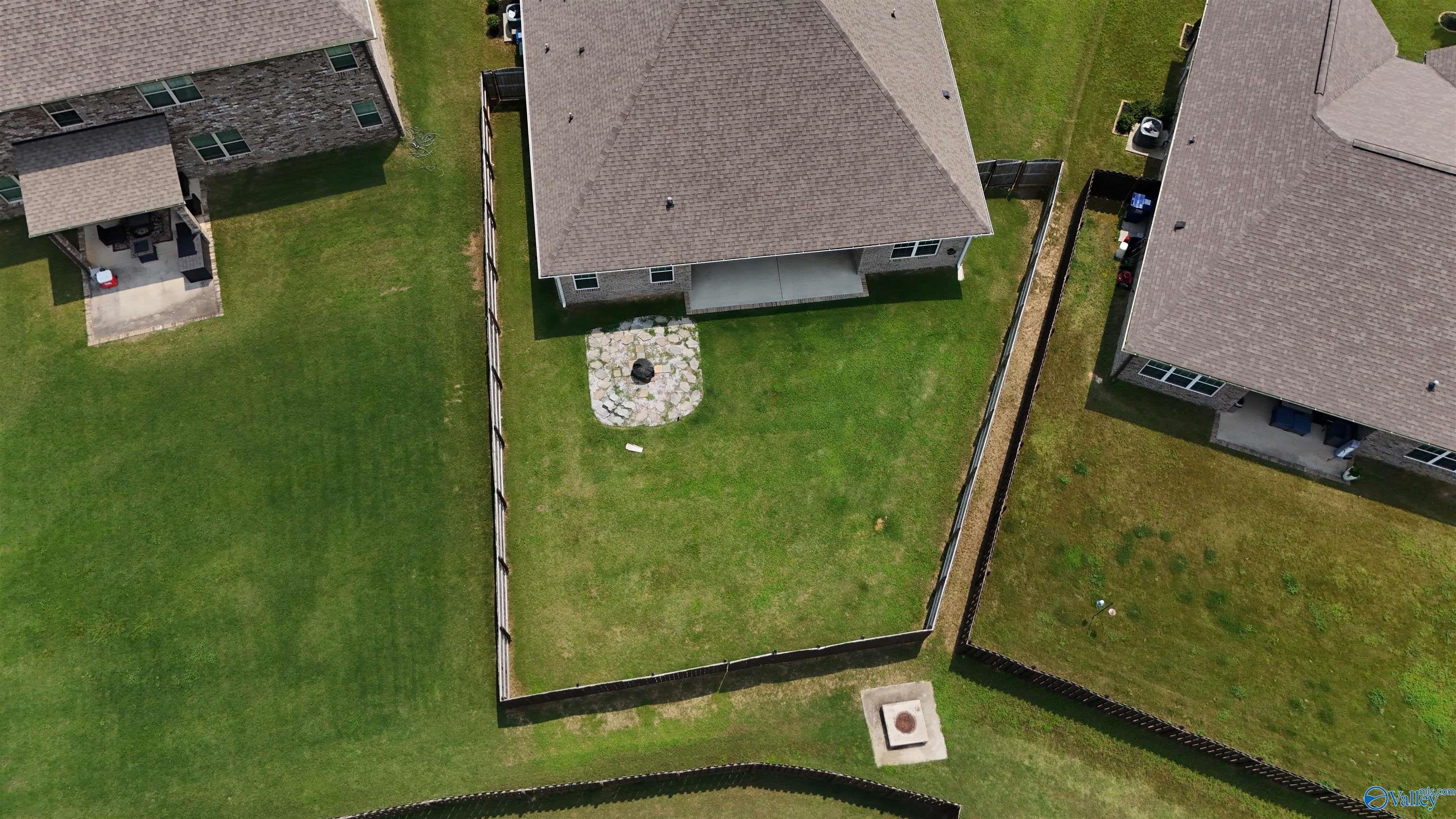 174 Dustin Lane NW