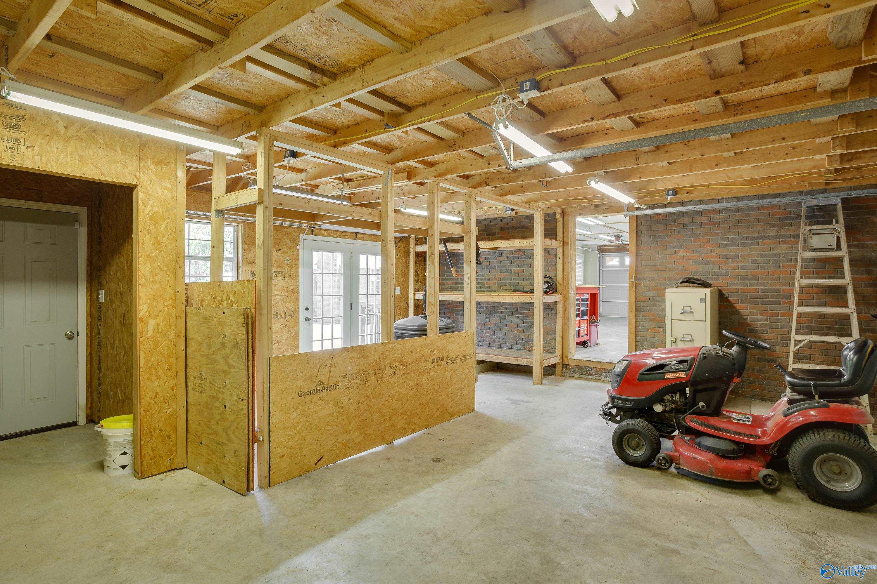 110 Cloverleaf Circle, Killen, Alabama image 35