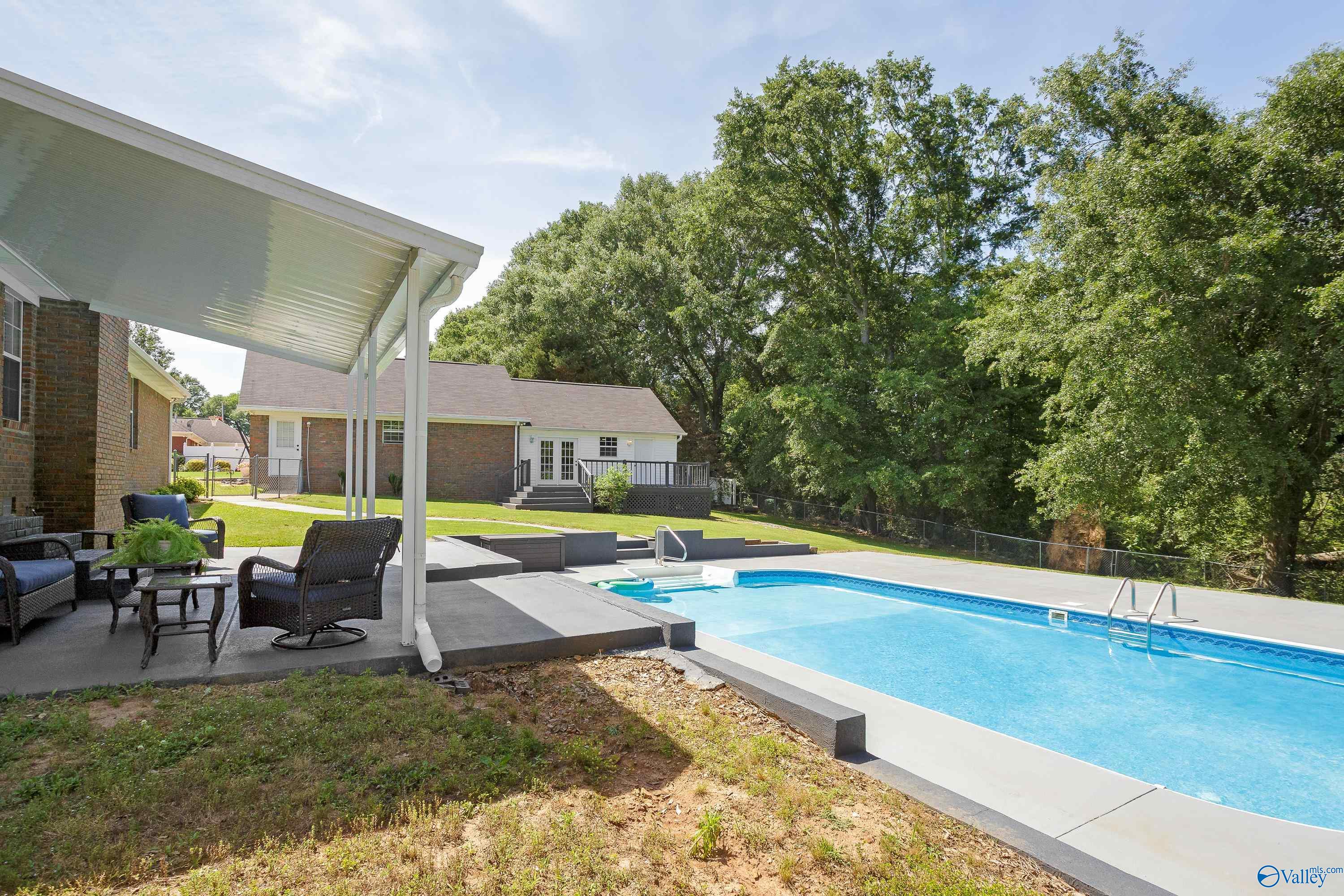 110 Cloverleaf Circle, Killen, Alabama image 5