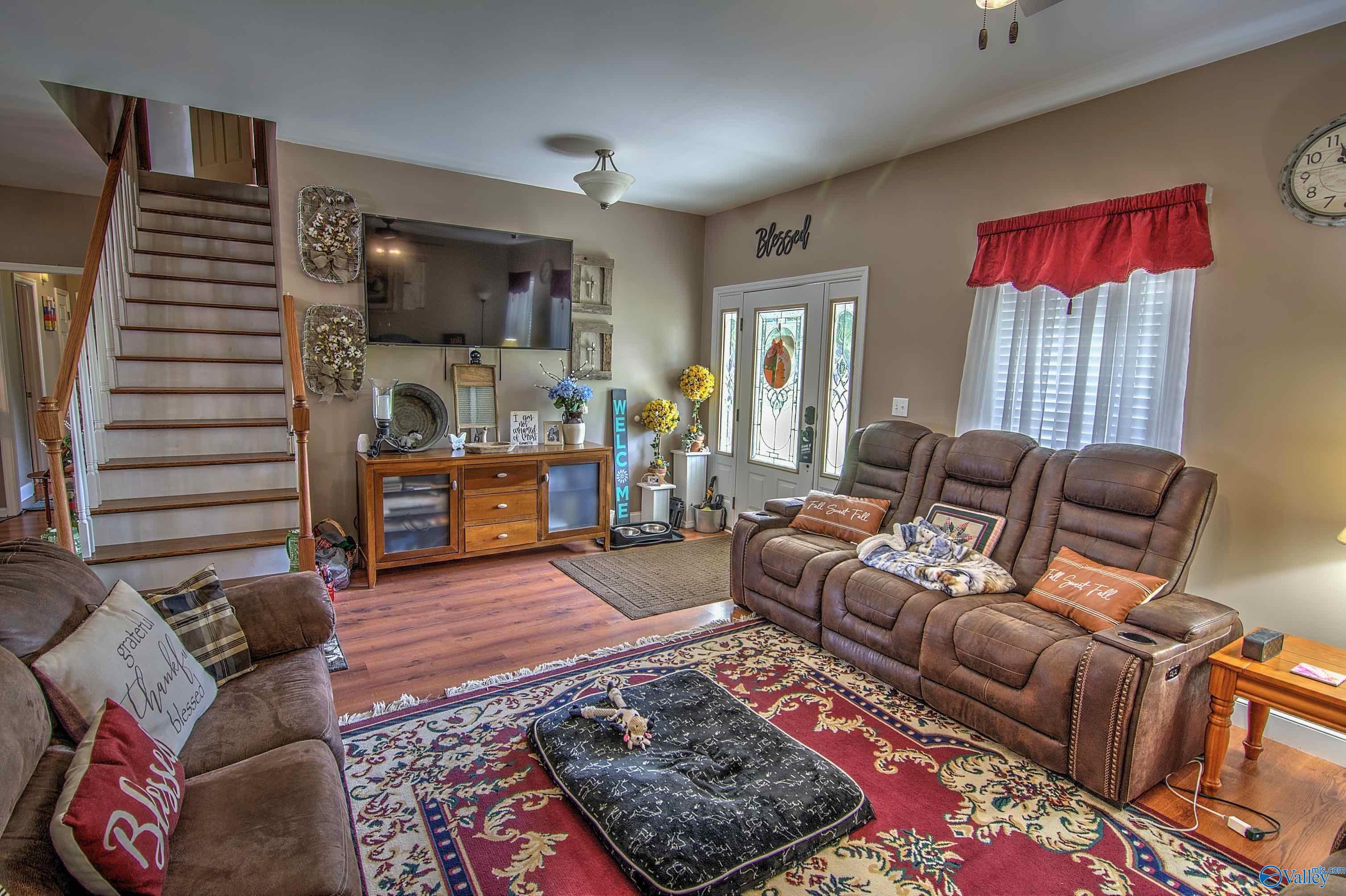 Higdon, Alabama 35979, United States, 3 Bedrooms Bedrooms, ,2 BathroomsBathrooms,Residential,Active,220323