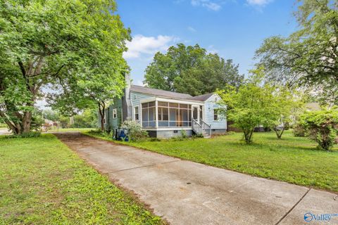 Photo of 2401 Gallatin Street, Huntsville, AL 35801 (MLS # 21919357)