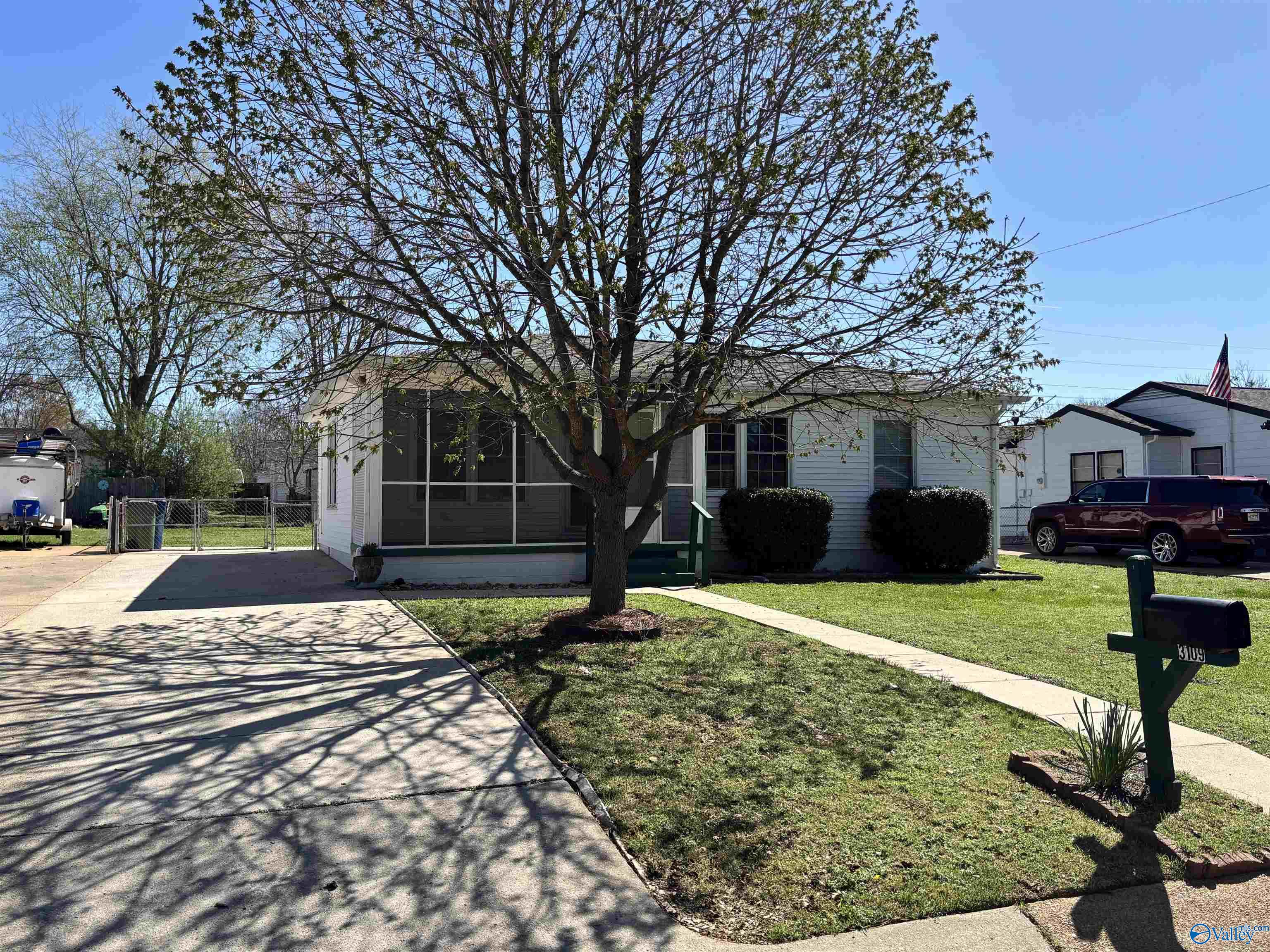 3109 Hillsboro Road SW