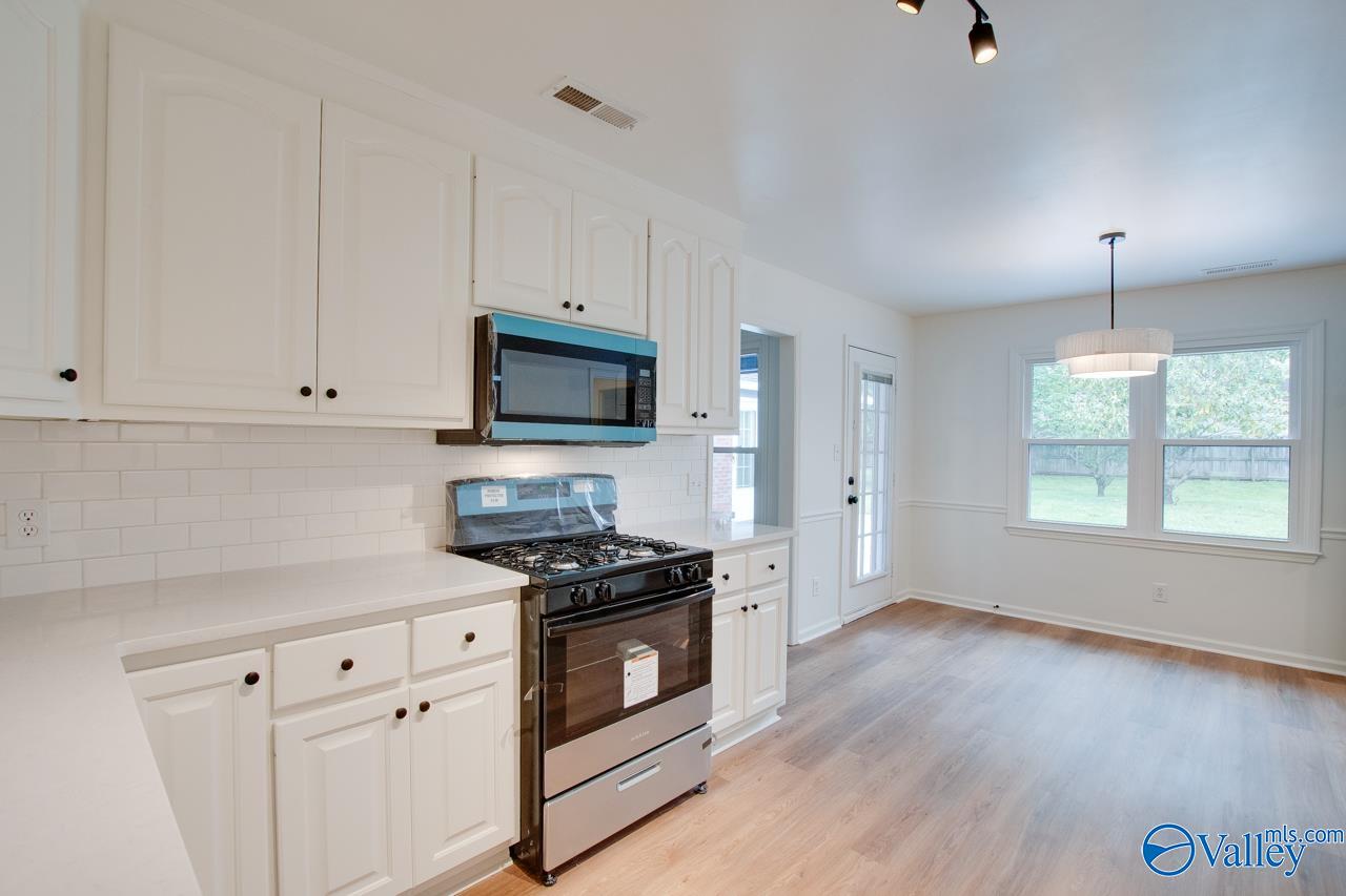 108 Crown Oak Lane, Huntsville, Alabama image 12