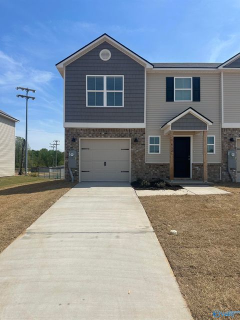 Townhouse For Rent - 4121 Hudson Court<br/> Morgan County, Decatur, AL 35603
