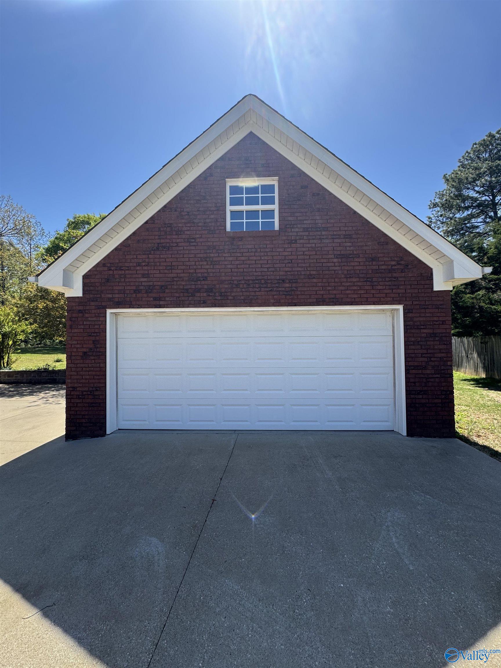 211 Woodfern Drive, Killen, Alabama image 14