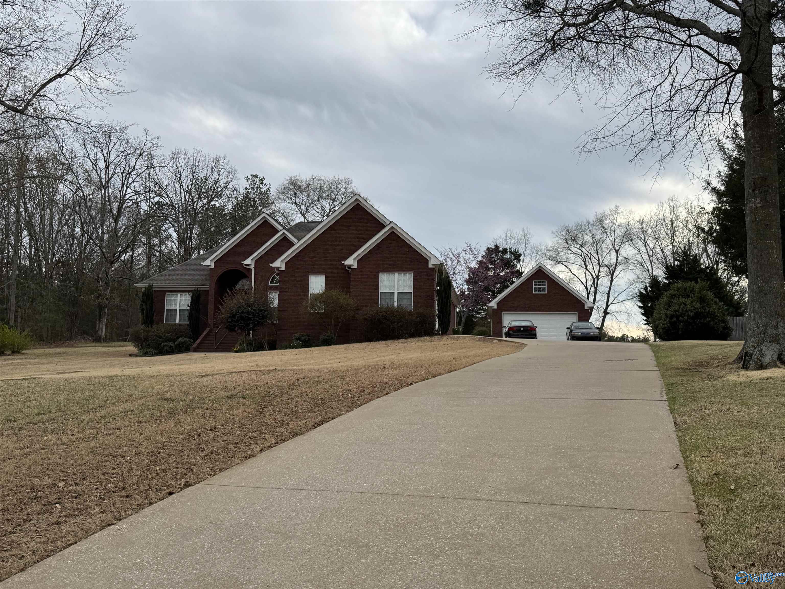 211 Woodfern Drive, Killen, Alabama image 3