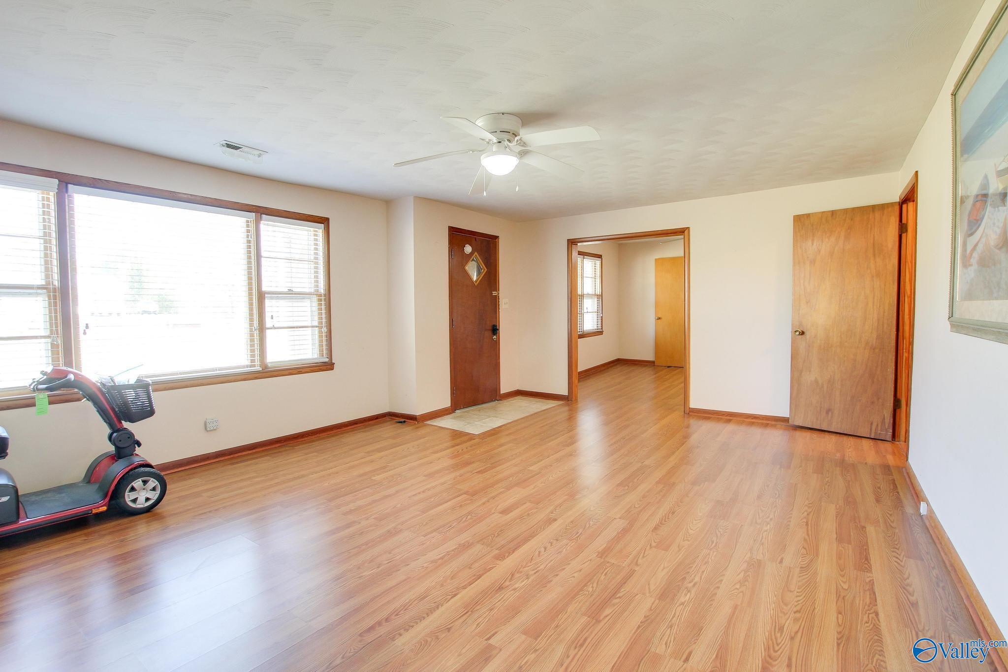 904 Rhodes Street, Hartselle, Alabama image 8
