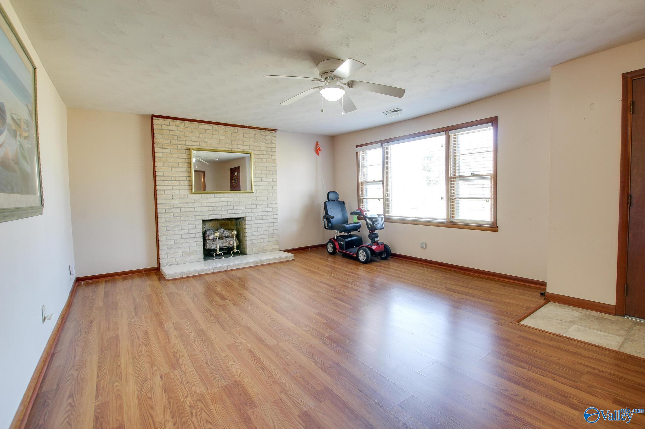 904 Rhodes Street, Hartselle, Alabama image 6