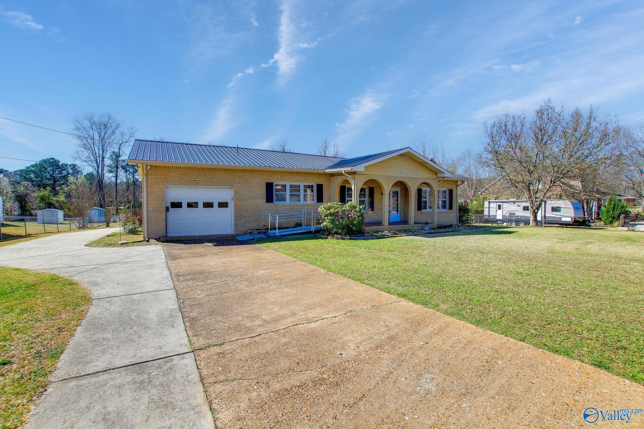904 Rhodes Street, Hartselle, Alabama image 2
