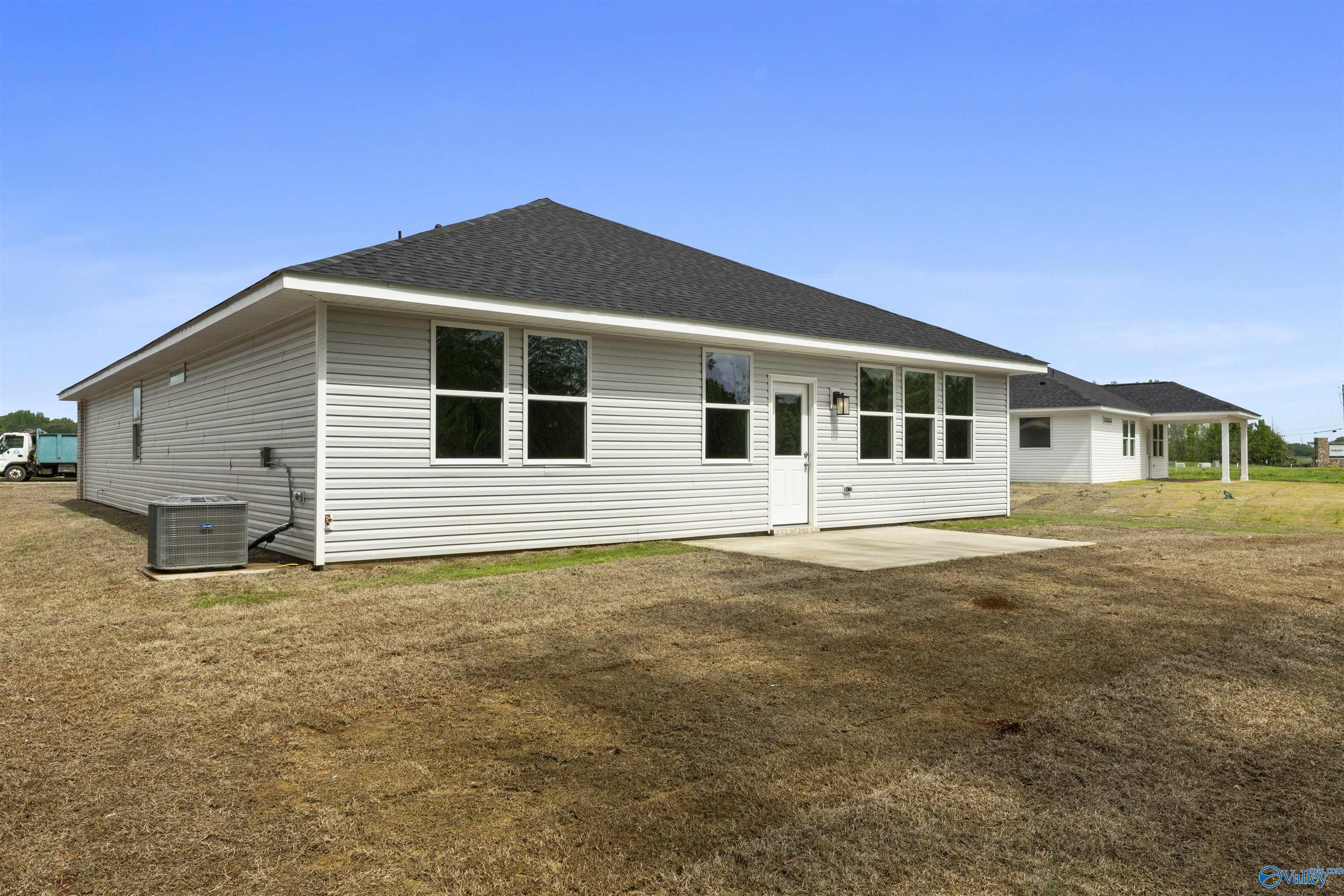208 Hibiscus Drive, Hazel Green, Alabama image 5