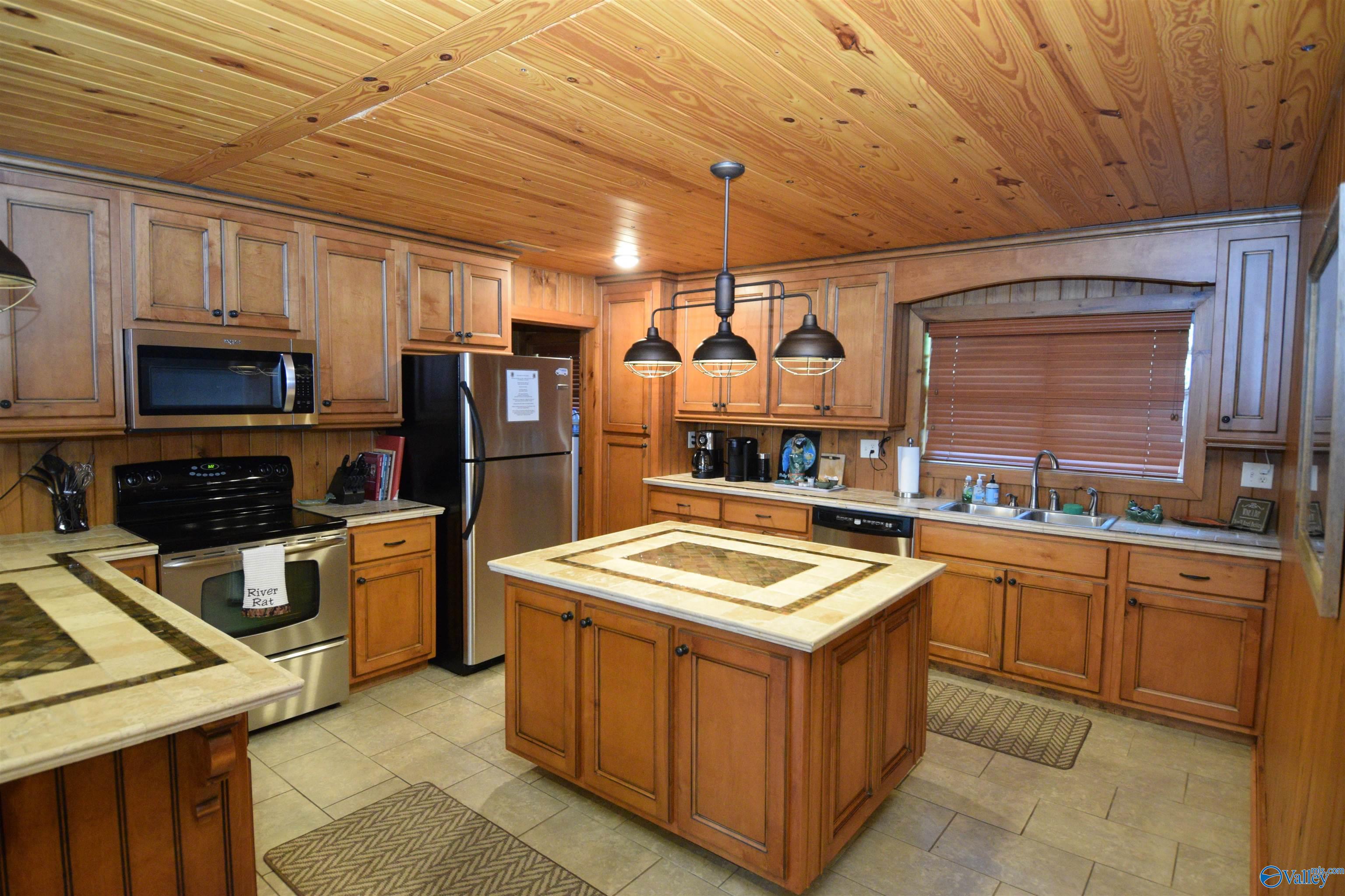 1314 Buck Island Drive, Guntersville, Alabama image 24