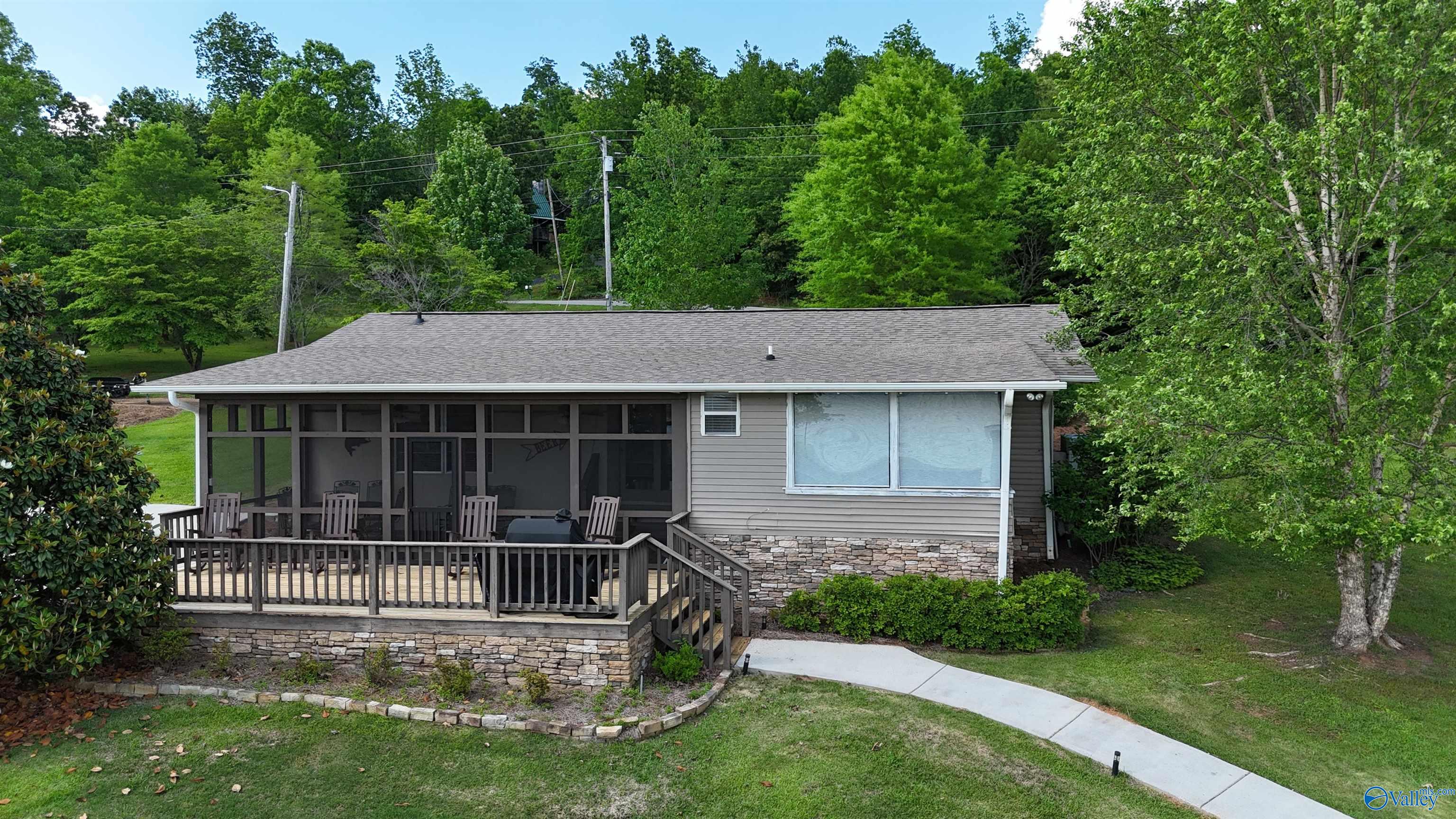 1314 Buck Island Drive, Guntersville, Alabama image 23