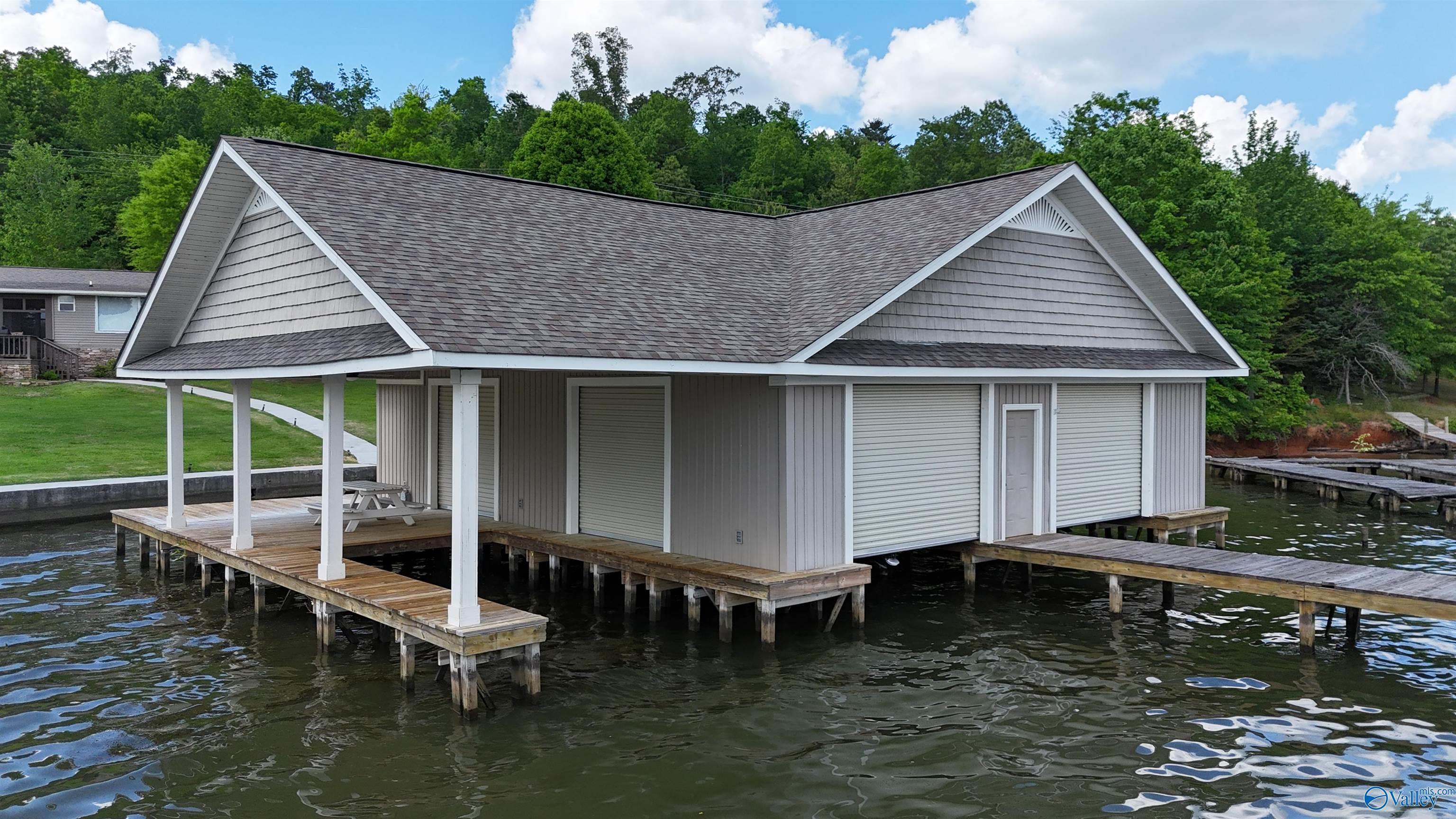 1314 Buck Island Drive, Guntersville, Alabama image 4