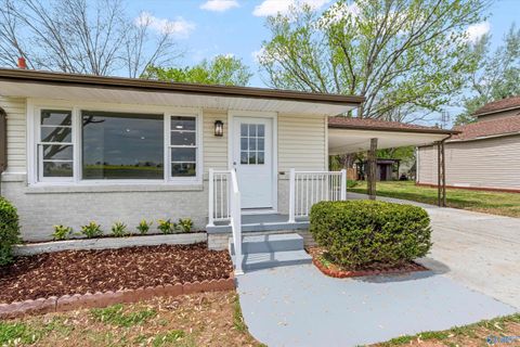 Photo of 5581 Hunter Lane, Tanner, AL 35671 (MLS # 21914160)