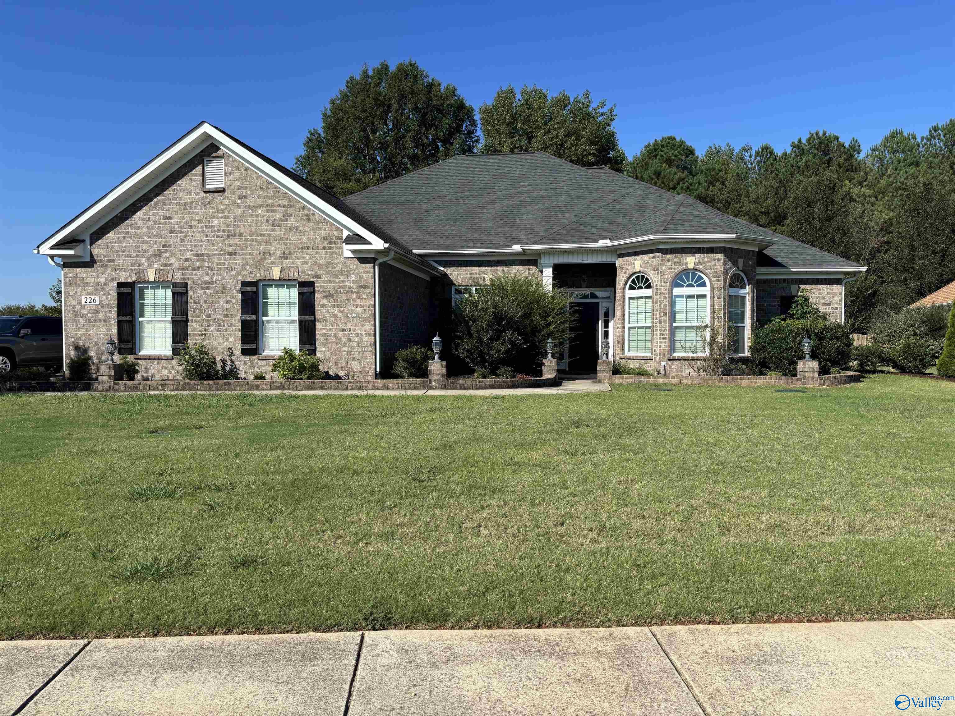 226 Waterbrook Lane, Harvest, Alabama image 1