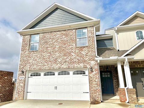 Townhouse For Sale - 26096 Breakers Circle<br/> Limestone County, Athens, AL 35613