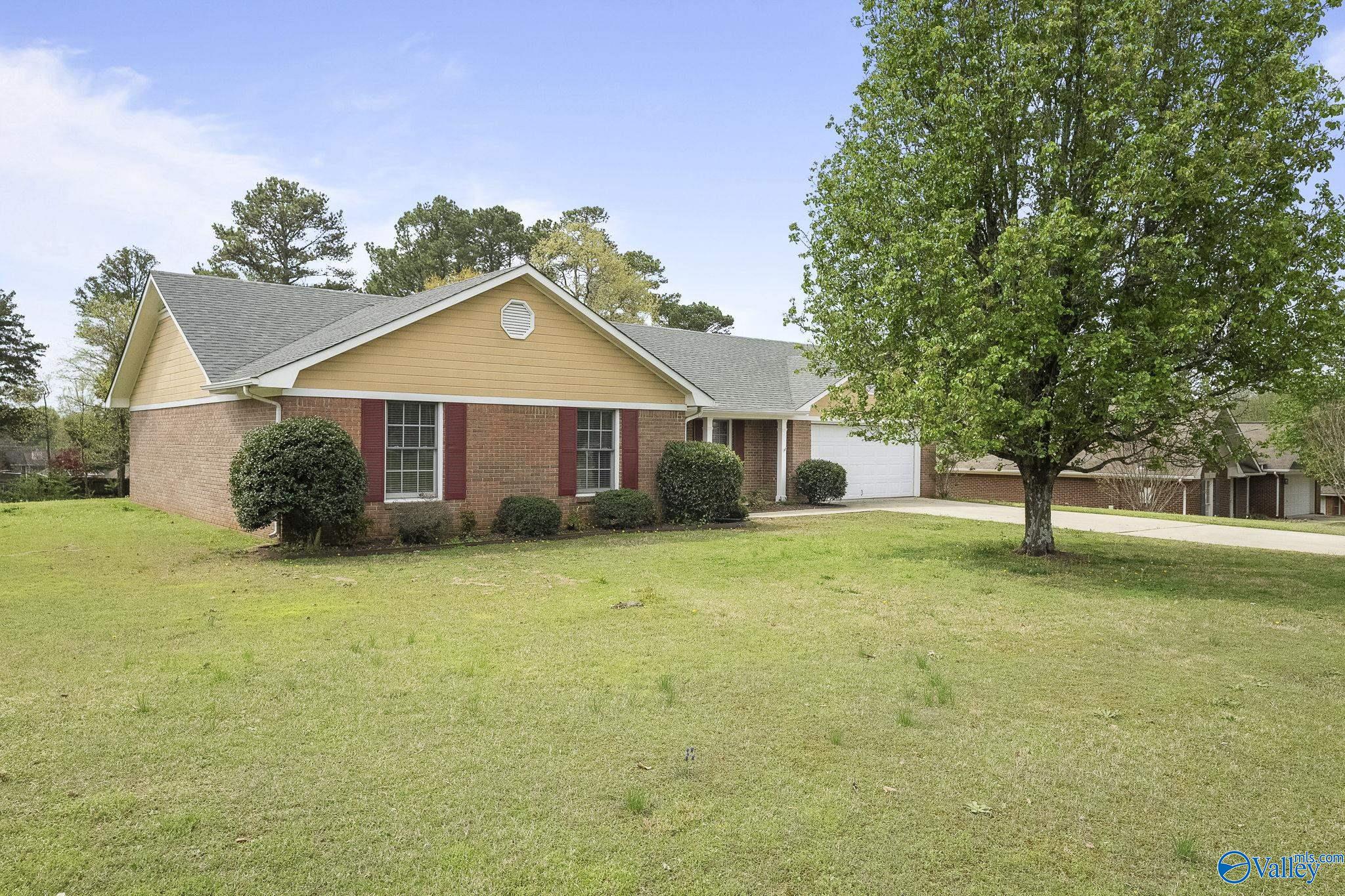 208 Sweet Bay Court, Harvest, Alabama image 5