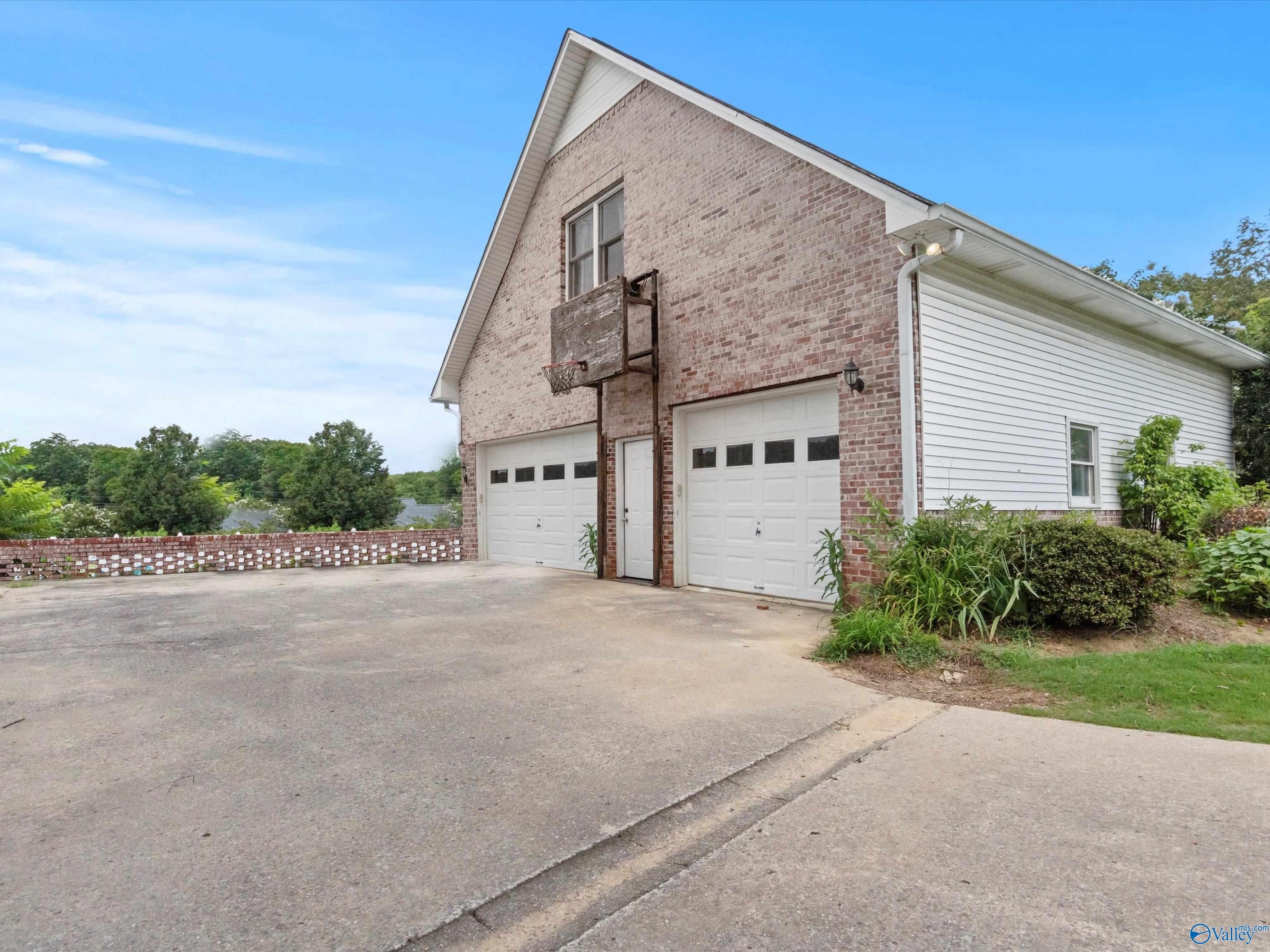 5547 Grist Mill Lane
