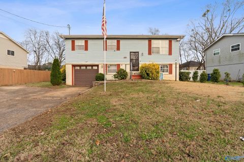 Photo of 3933 Mccalley Place SW, Huntsville, AL 35805 (MLS # 21905217)