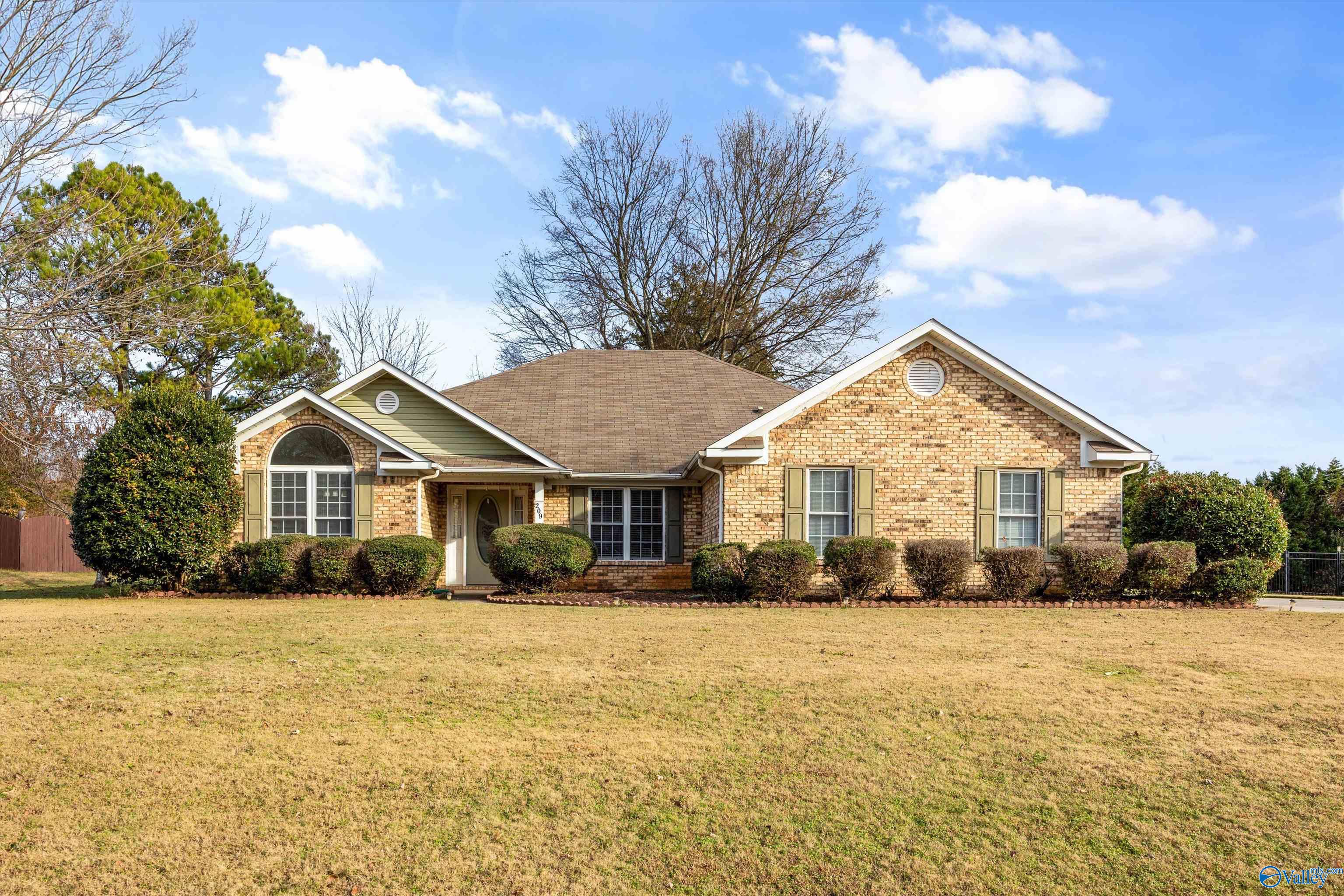 209 Vine Cliff Drive, Harvest, Alabama image 1