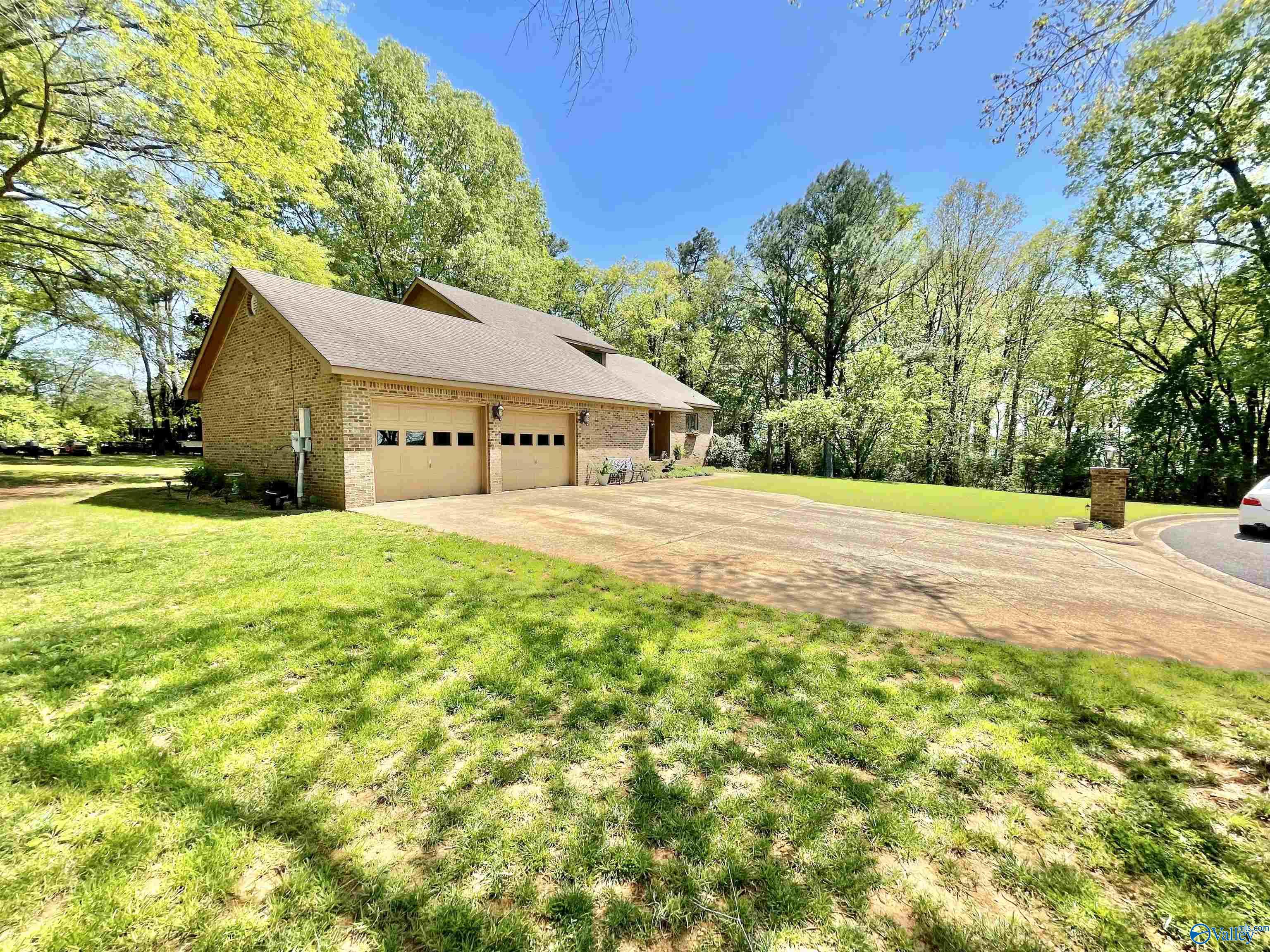 13940 Catawba Circle, Athens, Alabama image 3