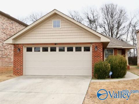 Photo of 205 Bermuda Lakes Drive, Meridianville, AL 35759 (MLS # 21911406)