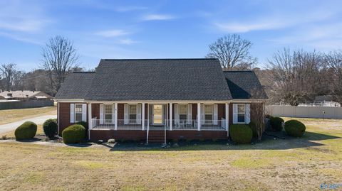 Photo of 404 Bullington Road, Athens, AL 35611 (MLS # 21909424)