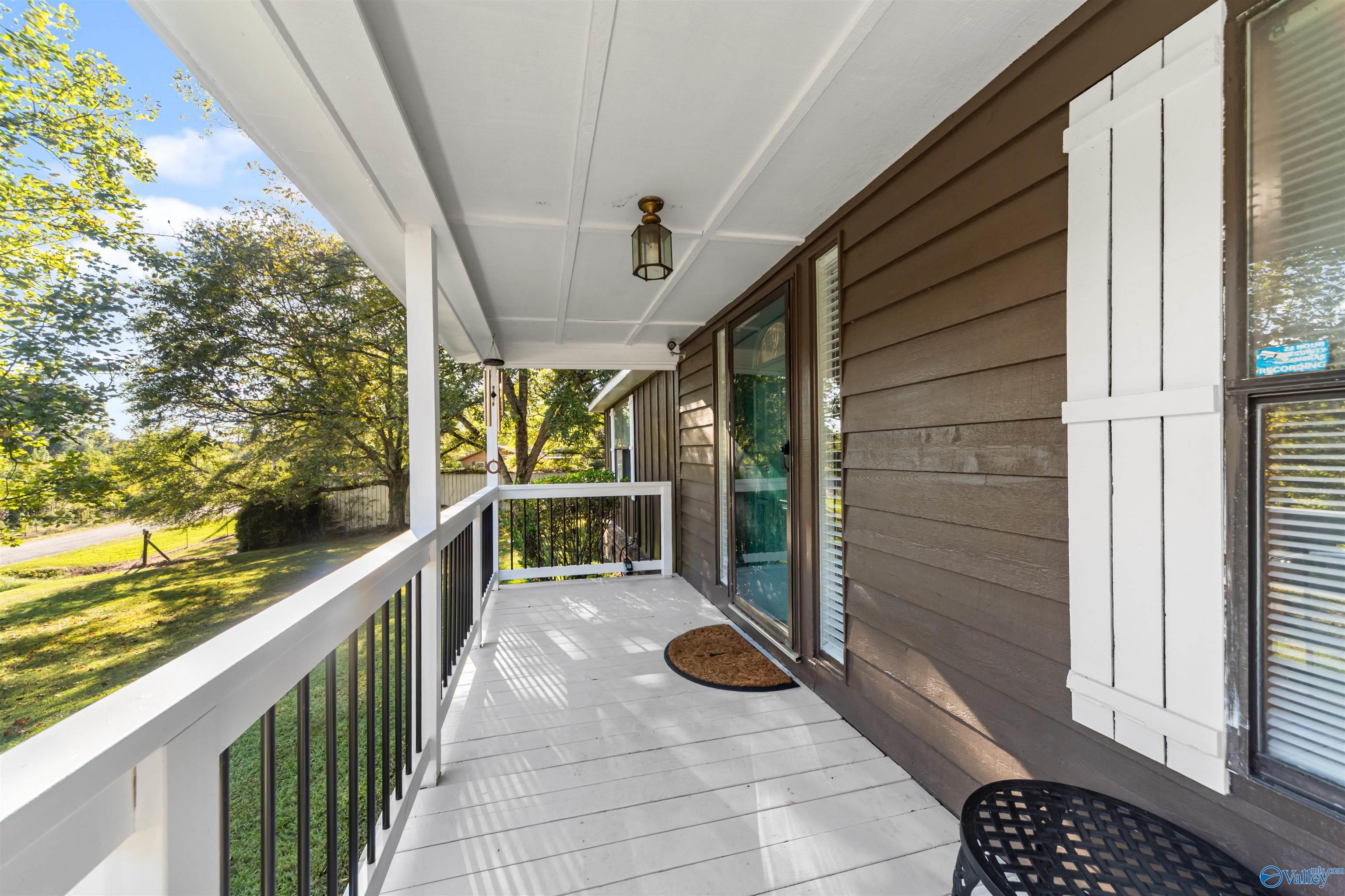 155 Regal Row