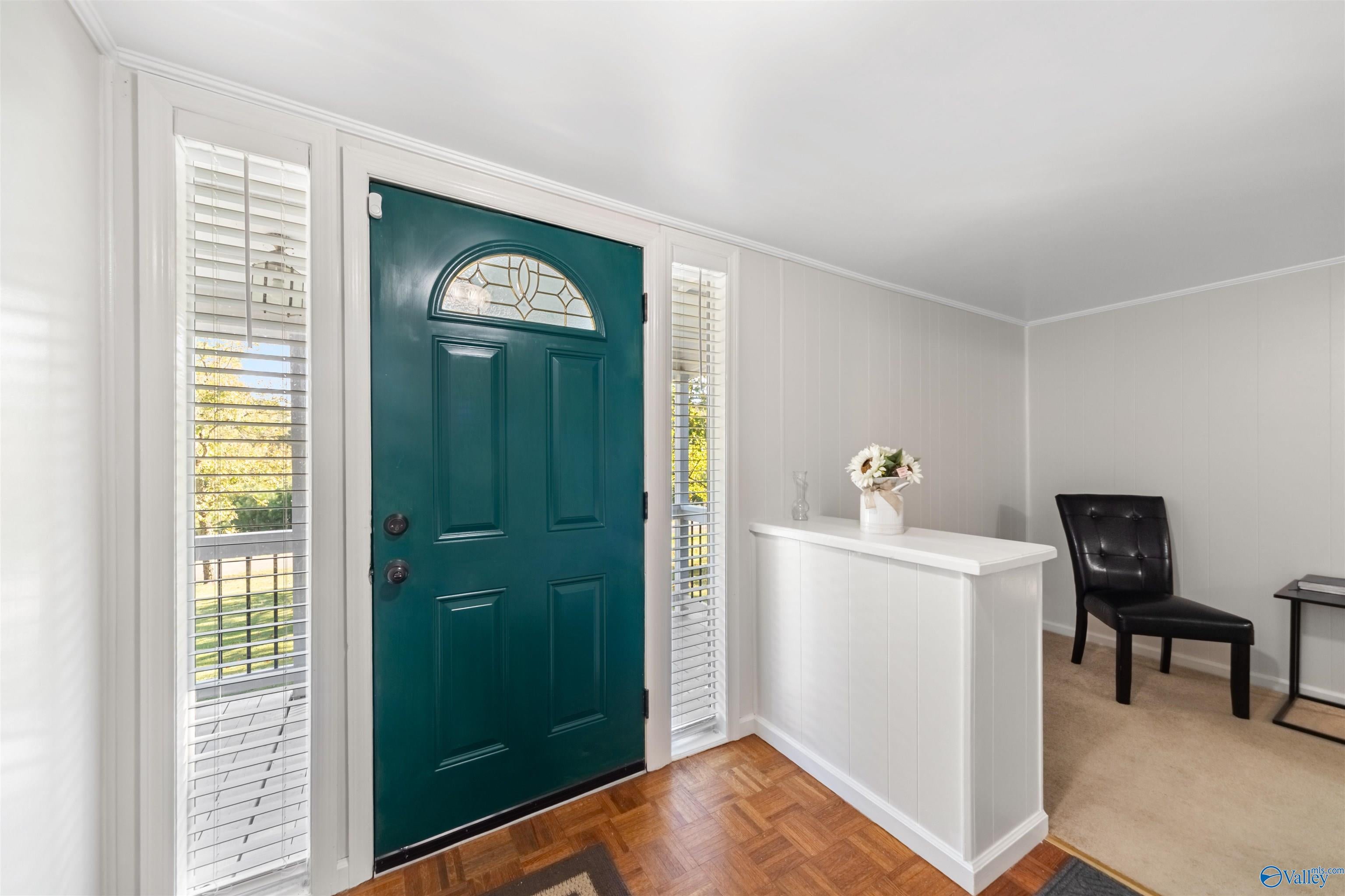 155 Regal Row