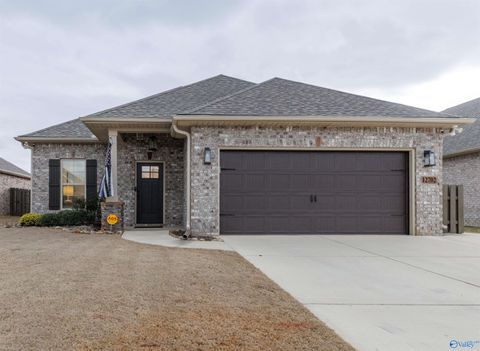 Homes For Sale - 12702 Juniors Drive<br/> Madison, AL 35756