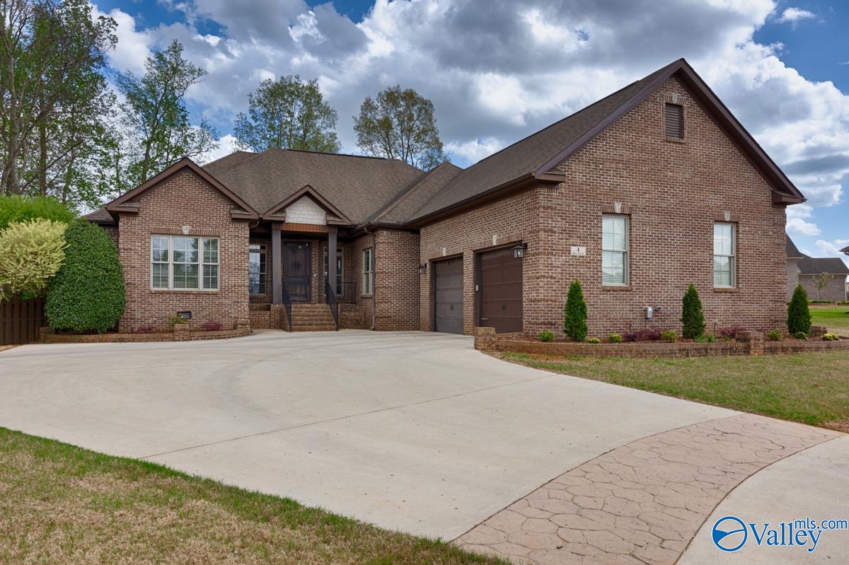 4 Holly Berry Court, Huntsville, Alabama image 1