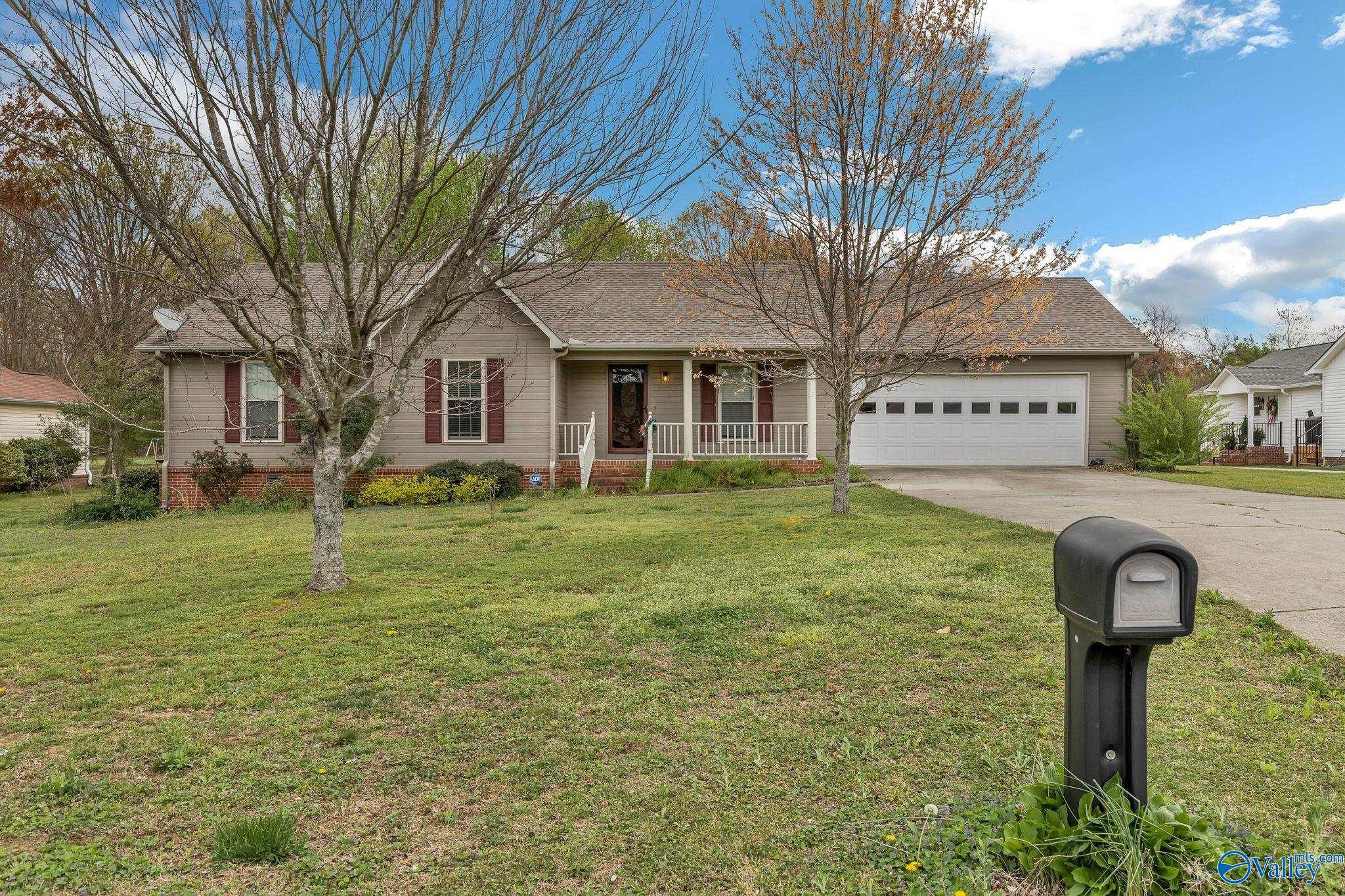 1106 10th Street, Arab, Alabama image 1