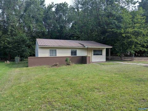 Homes For Sale - 204 Carolyn Lane<br/> Etowah County, Gadsden, AL 35901