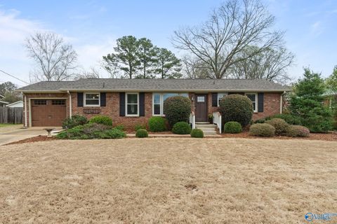 Homes For Sale - 7705 Saxon Drive<br/> Huntsville, AL 35802