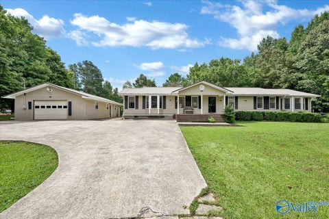 Homes For Sale - 248 County Road 1693<br/> Cullman, AL 35058