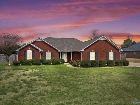 Homes For Sale - 26078 Camden Court<br/> Limestone County, Athens, AL 35613