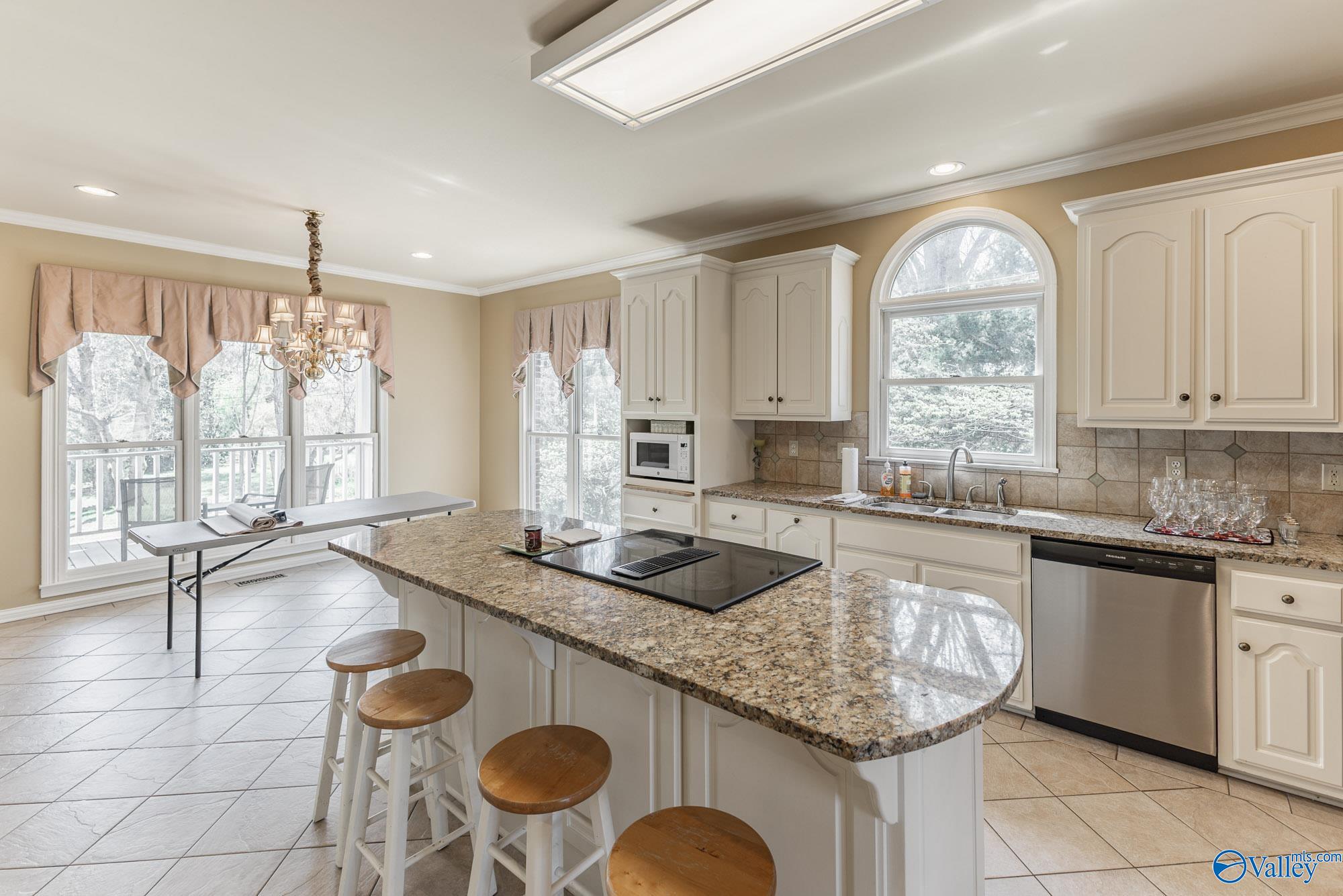 105 Lexington Drive, Athens, Alabama image 10