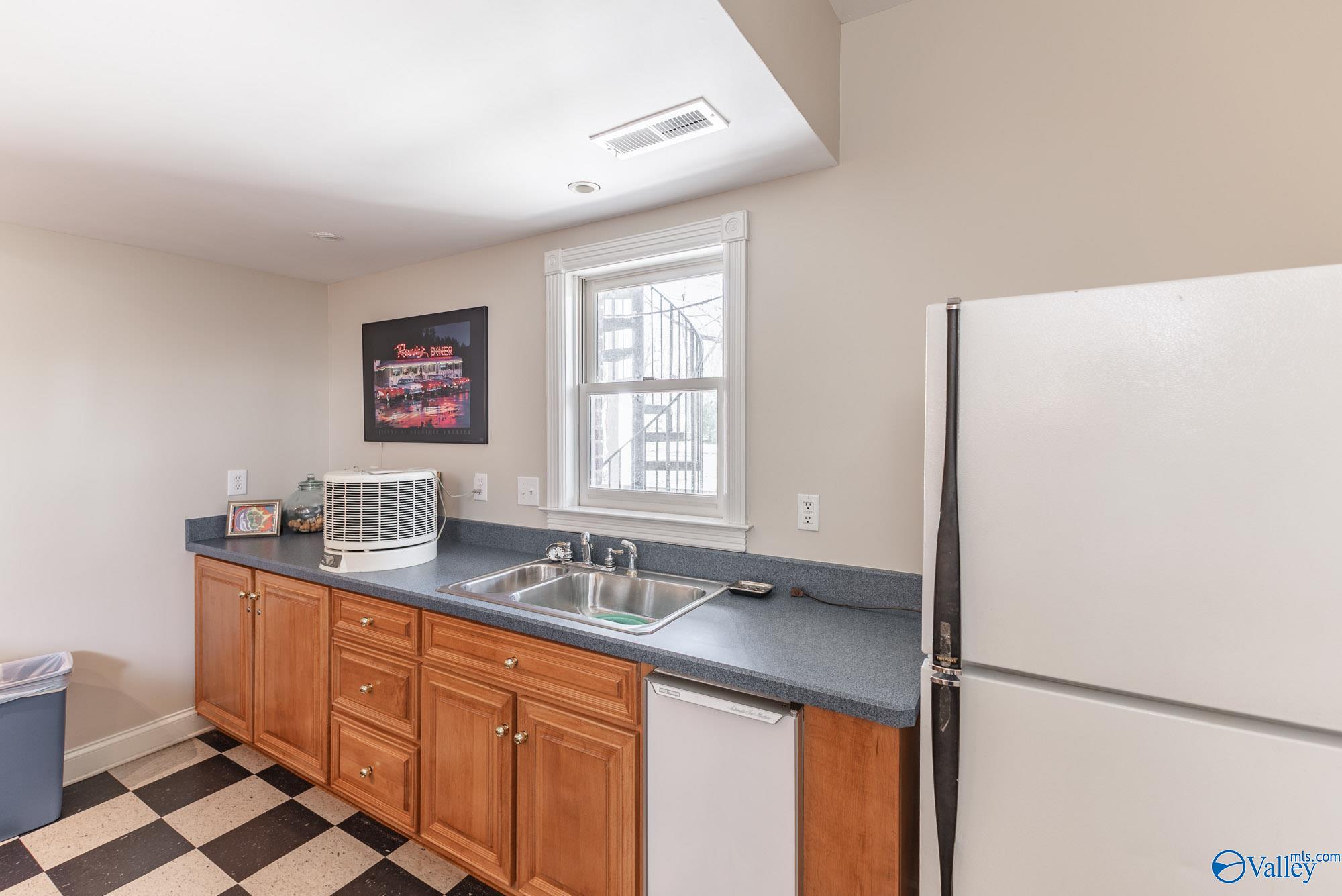 105 Lexington Drive, Athens, Alabama image 30