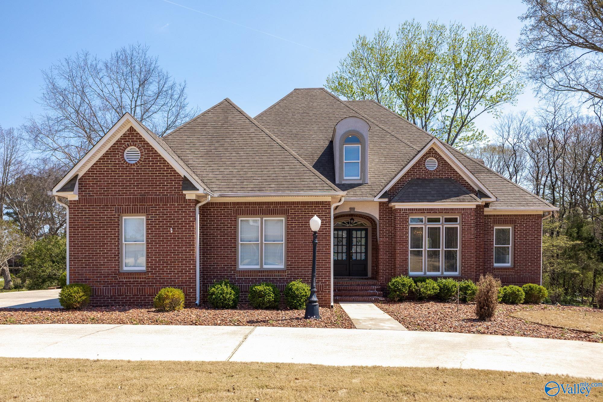 105 Lexington Drive, Athens, Alabama image 1
