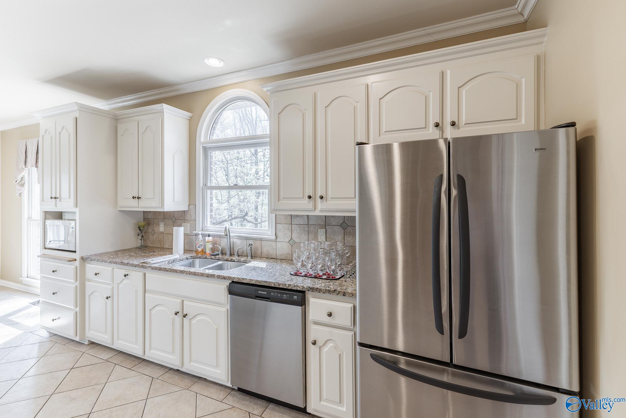 105 Lexington Drive, Athens, Alabama image 11