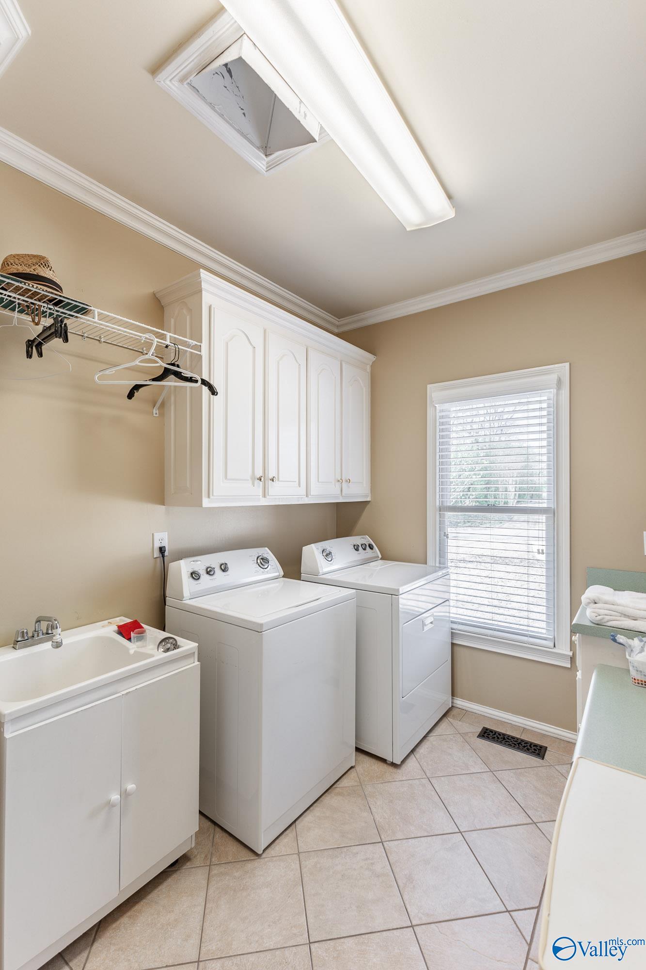 105 Lexington Drive, Athens, Alabama image 17