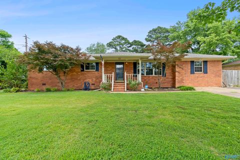 Homes For Sale - 302 Cherry Street<br/> Hartselle, AL 35640