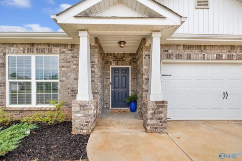 Photo of 101 Silkwood Court, Huntsville, AL 35824 (MLS # 21900757)